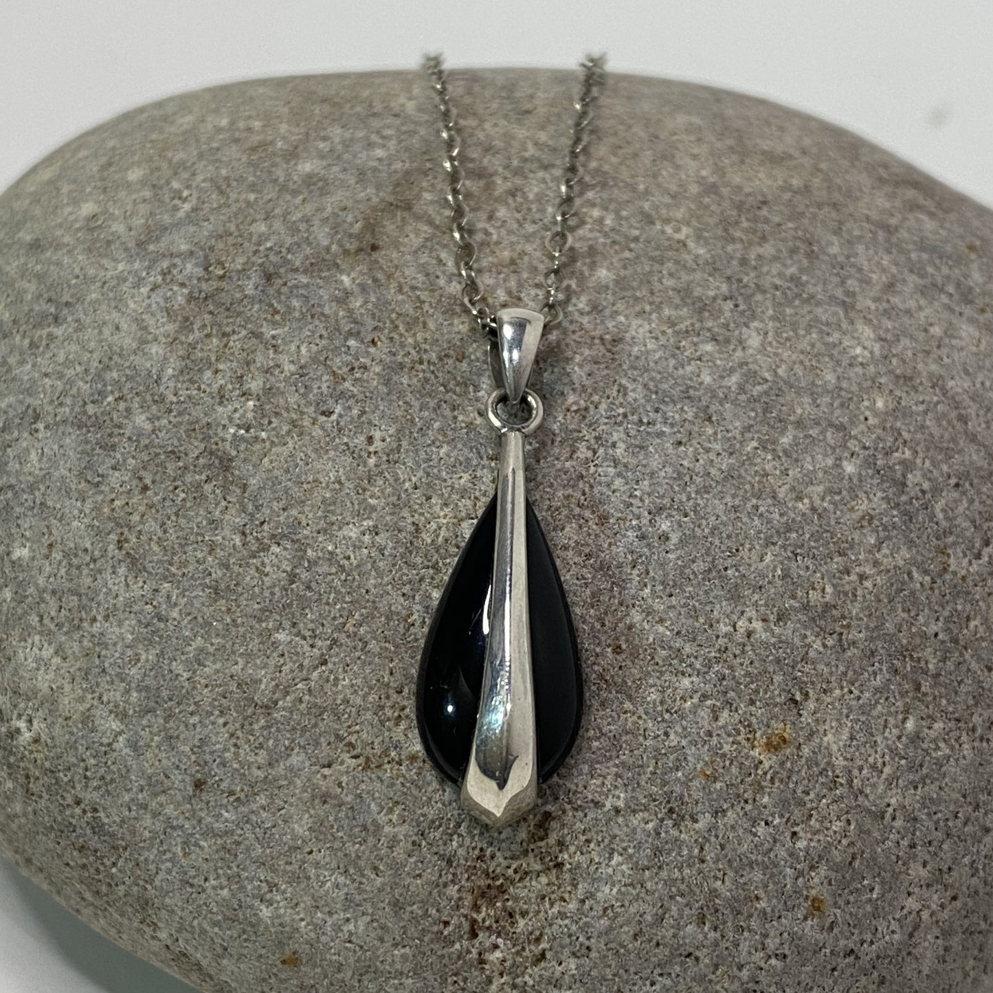 Sterling Silver .925 Black Onyx 'Teardrop' Necklace