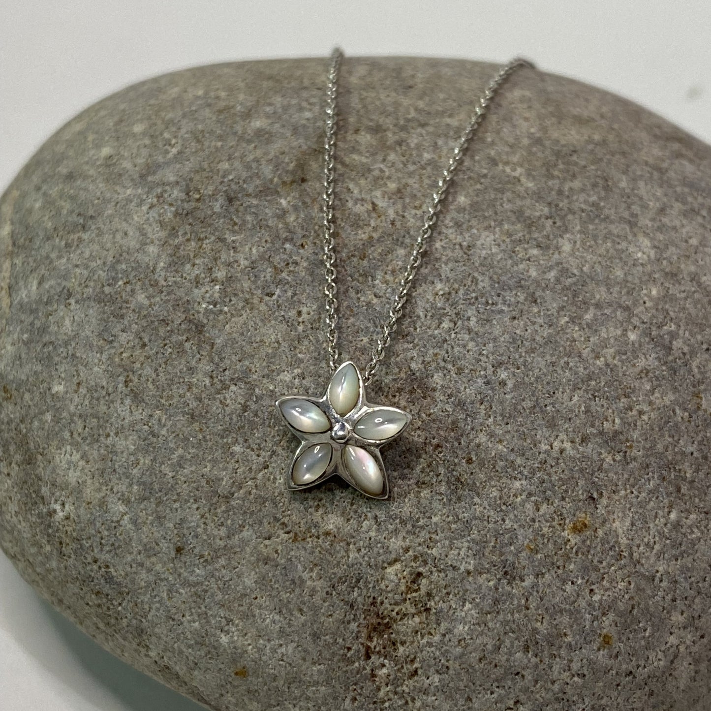 Sterling Silver .925 Flower Pendant Necklace