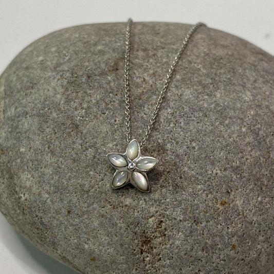 Sterling Silver .925 Flower Pendant Necklace